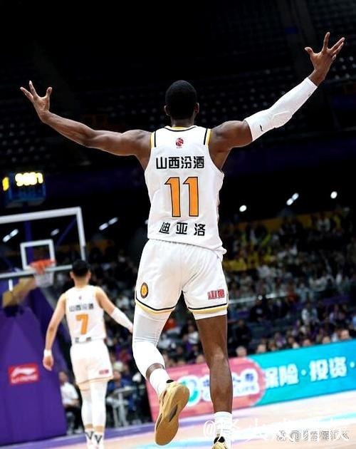 迪亚洛全场17中7，三分3中1得到17分7篮板1抢断5失误2盖帽